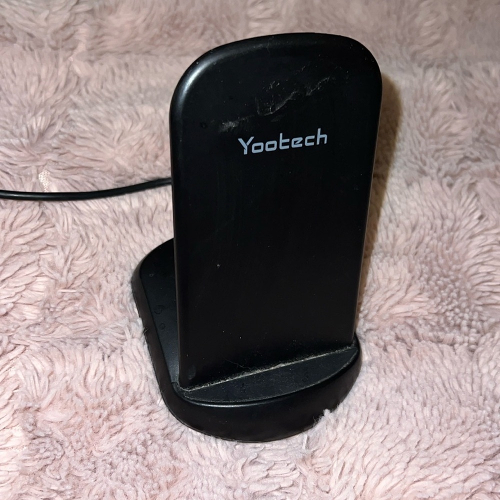 Yootech X2 Black Wireless Charging Stand With USB Cord
